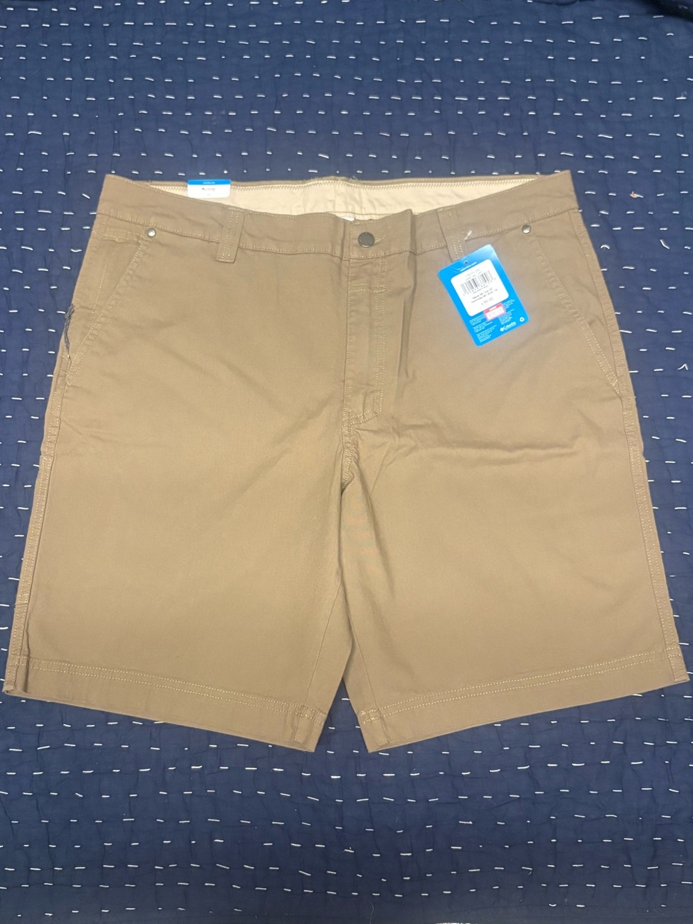 Columbia Men's Flat-Front Shorts in Khaki